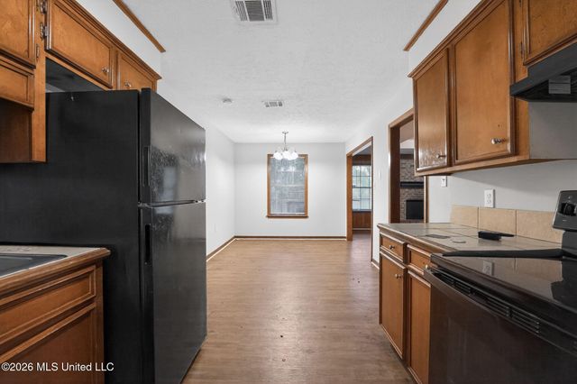 2137 Thousand Oaks Drive, Jackson, MS 39212