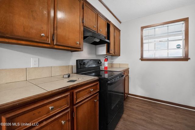 2137 Thousand Oaks Drive, Jackson, MS 39212
