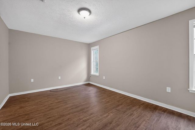 2137 Thousand Oaks Drive, Jackson, MS 39212