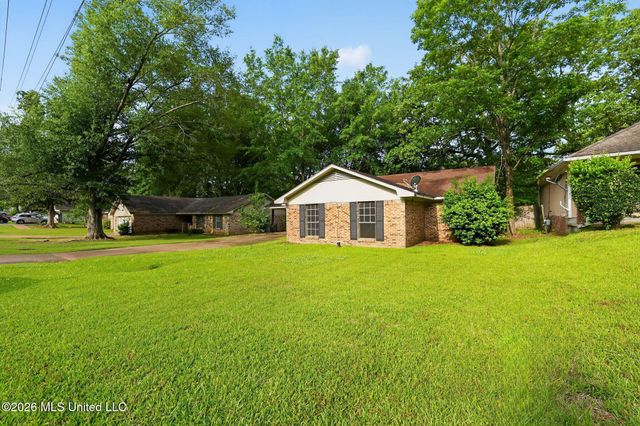2137 Thousand Oaks Drive, Jackson, MS 39212