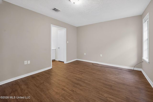 2137 Thousand Oaks Drive, Jackson, MS 39212