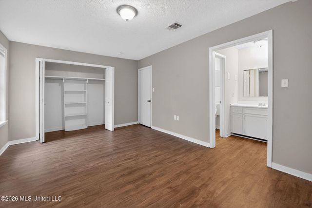 2137 Thousand Oaks Drive, Jackson, MS 39212
