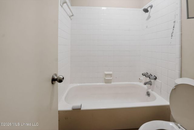 2137 Thousand Oaks Drive, Jackson, MS 39212