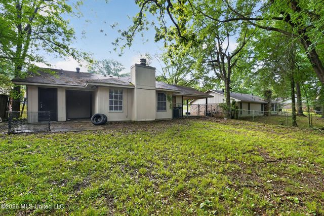 2137 Thousand Oaks Drive, Jackson, MS 39212