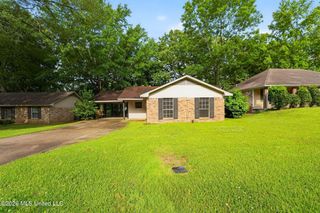 2137 Thousand Oaks Drive, Jackson, MS 39212