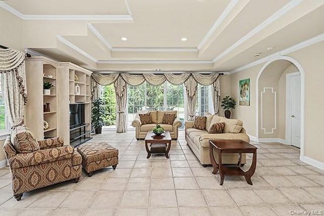 163 Altessa Boulevard, Melville, NY 11747