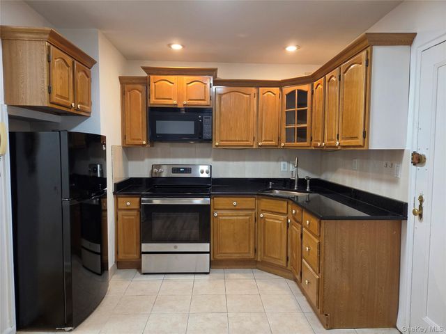 99-63 66Th Avenue C17, Rego Park, NY 11374