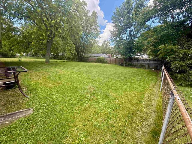 5815 Aloha Drive, Fort Wayne, IN 46815