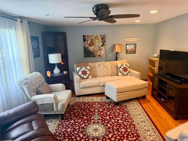 5815 Aloha Drive, Fort Wayne, IN 46815