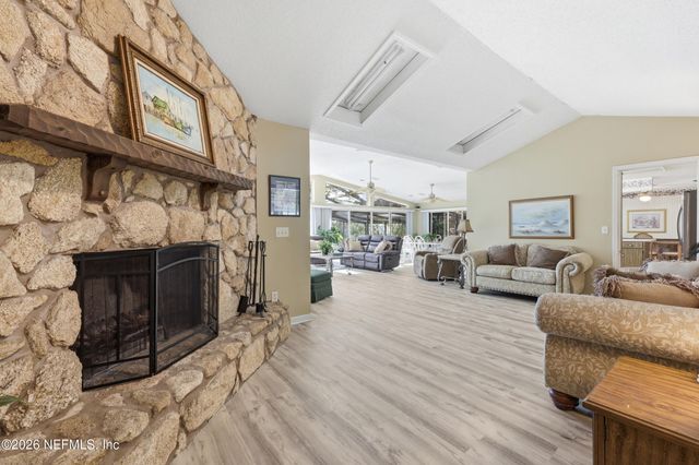 1361 BLACKHAWK Trail E, Jacksonville, FL 32225