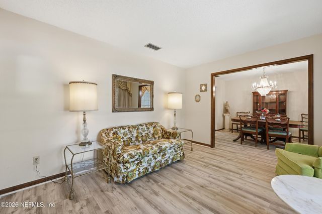 1361 BLACKHAWK Trail E, Jacksonville, FL 32225