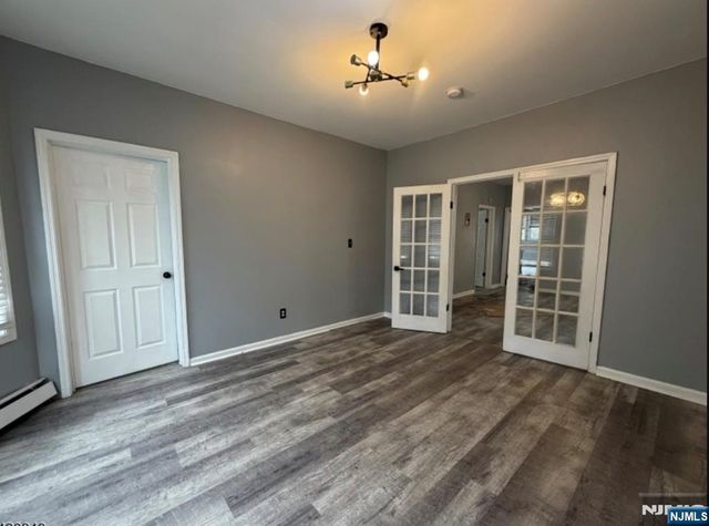 280 6th Street, Newark, NJ 07103