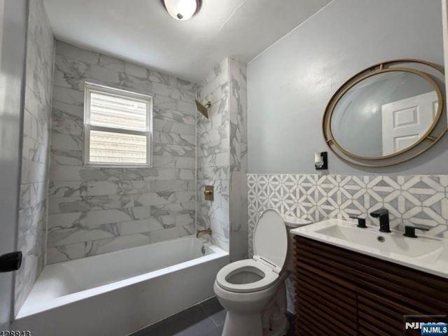 280 6th Street, Newark, NJ 07103