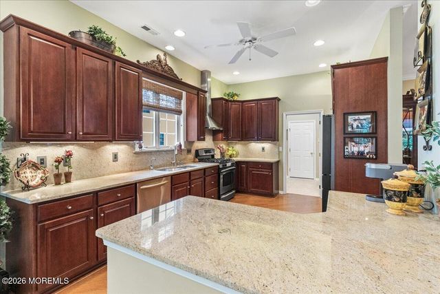 11 Sunningdale Court 11, Jackson, NJ 08527
