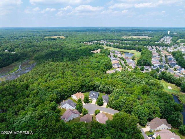 11 Sunningdale Court 11, Jackson, NJ 08527