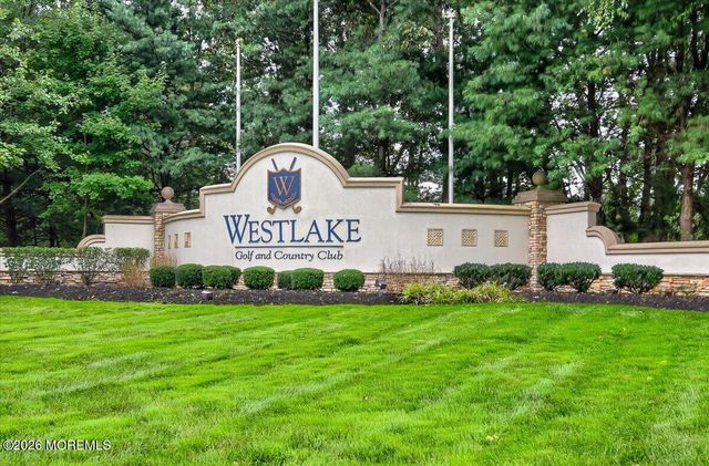 11 Sunningdale Court 11, Jackson, NJ 08527