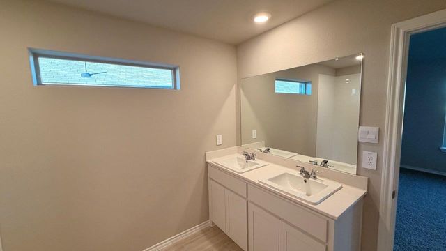 8508 HOLLYMEAD Lane, Fort Worth, TX 76131