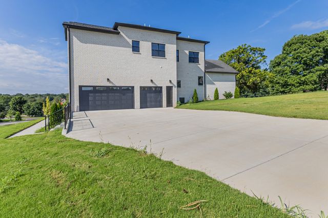 2205 Kayla Dr, Goodlettsville, TN 37072