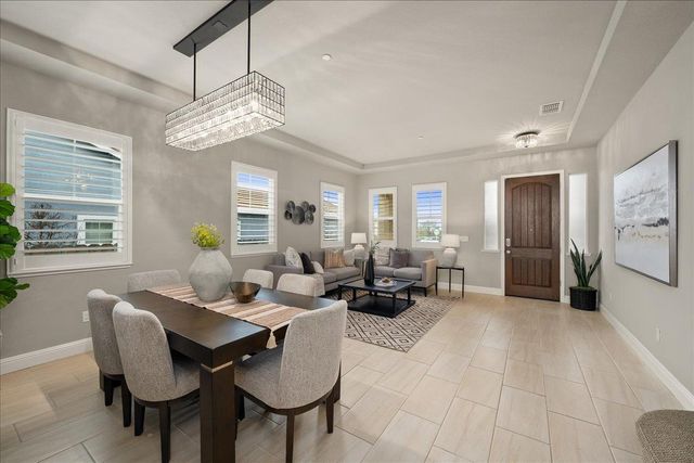 3145 Demartini Dr, Roseville, CA 95661