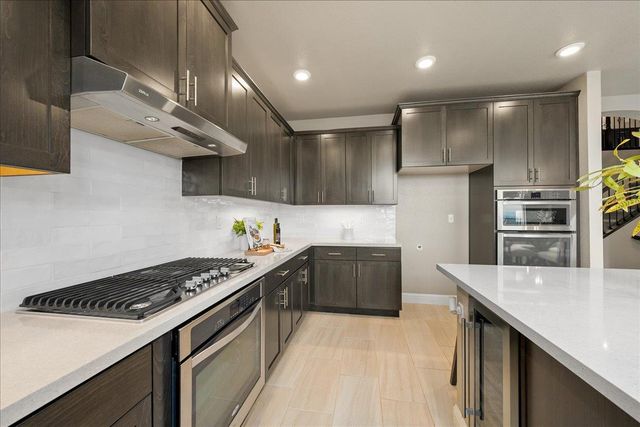 3145 Demartini Dr, Roseville, CA 95661