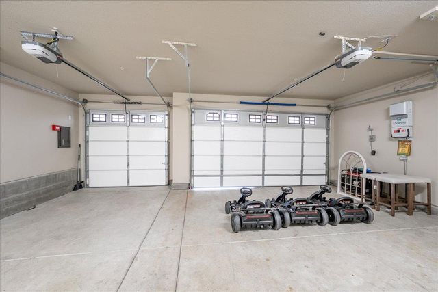 3145 Demartini Dr, Roseville, CA 95661