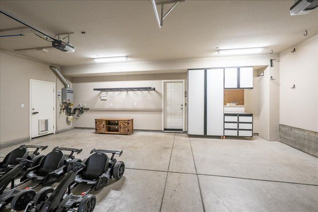 3145 Demartini Dr, Roseville, CA 95661