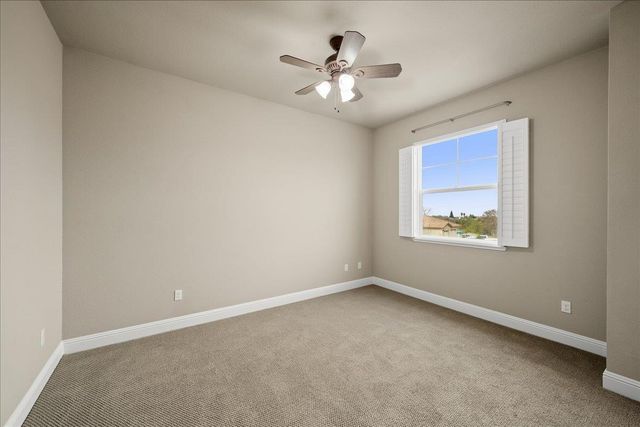 3145 Demartini Dr, Roseville, CA 95661