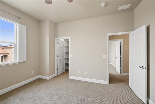 3145 Demartini Dr, Roseville, CA 95661