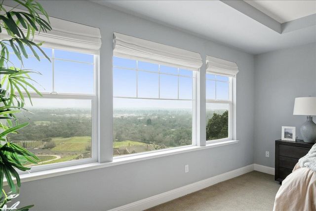 3145 Demartini Dr, Roseville, CA 95661