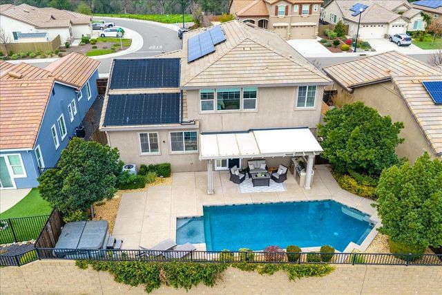 3145 Demartini Dr, Roseville, CA 95661