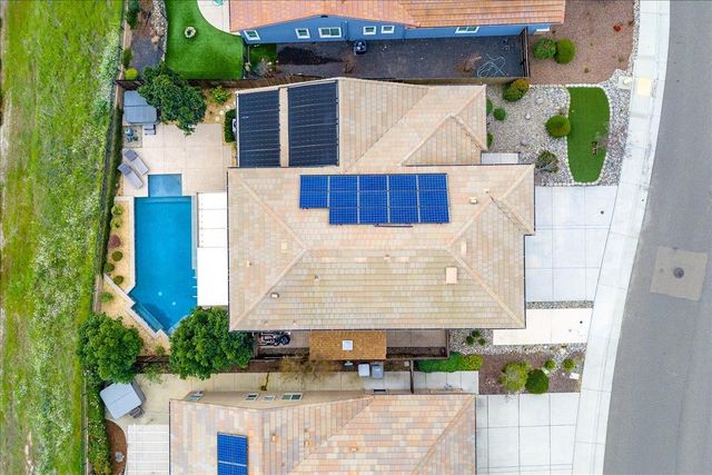 3145 Demartini Dr, Roseville, CA 95661