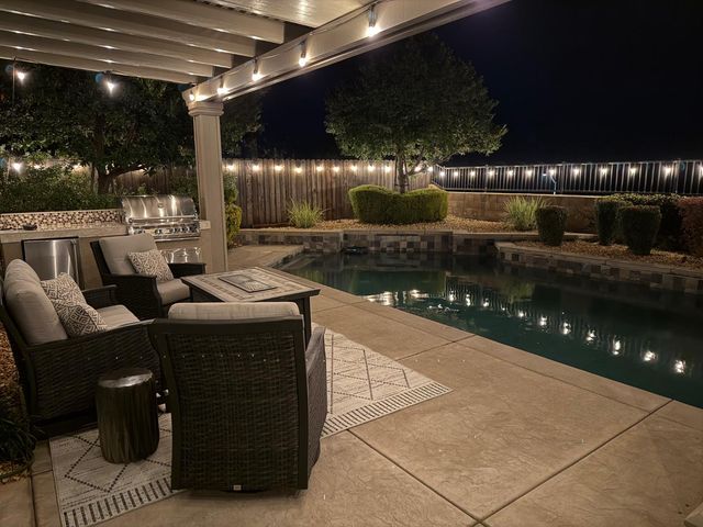 3145 Demartini Dr, Roseville, CA 95661