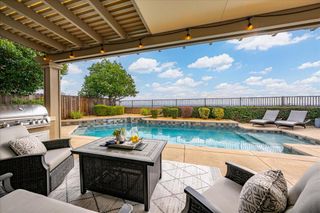 3145 Demartini Dr, Roseville, CA 95661