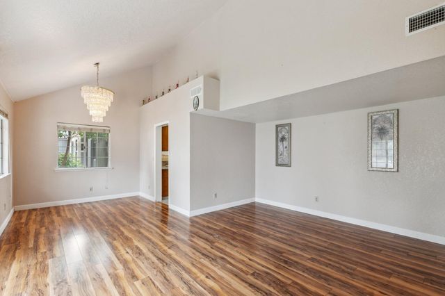 4129 W Regency Avenue, Fresno, CA 93722