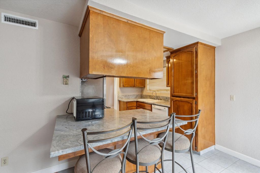 Image 12 of property listing at 4129 W Regency Avenue, Fresno, CA 93722