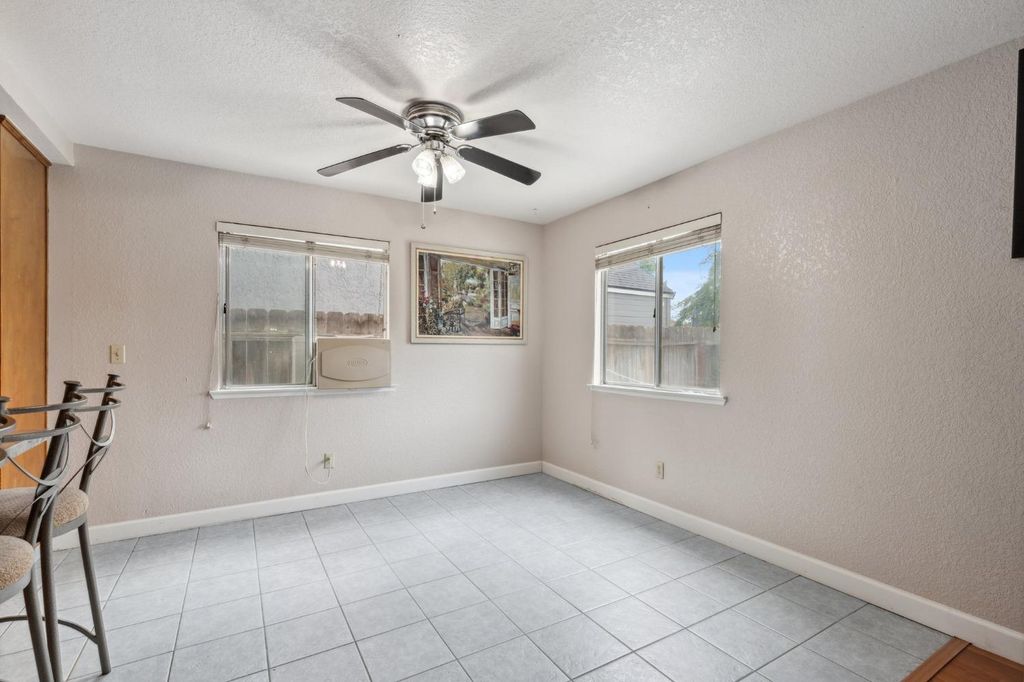 Image 14 of property listing at 4129 W Regency Avenue, Fresno, CA 93722