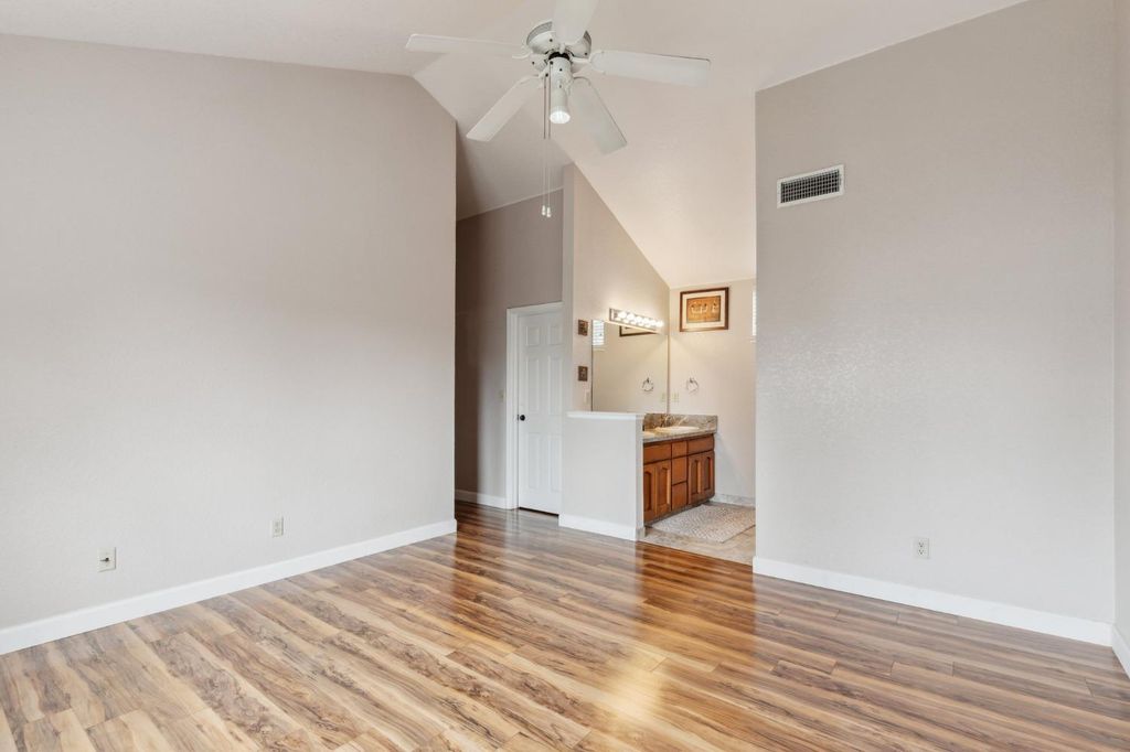 Image 20 of property listing at 4129 W Regency Avenue, Fresno, CA 93722