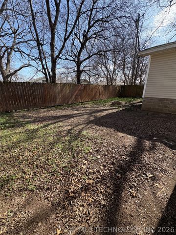 1012 D NW, Ardmore, OK 73401