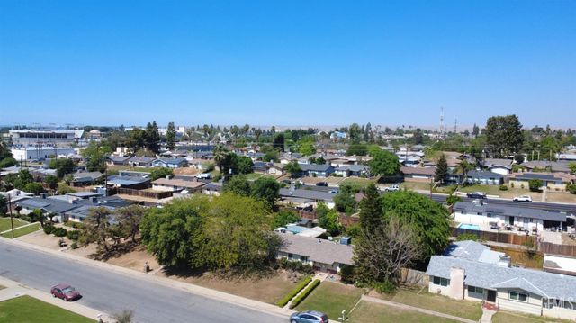 2718 Blade Avenue, Bakersfield, CA 93306