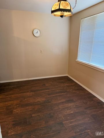 2718 Blade Avenue, Bakersfield, CA 93306