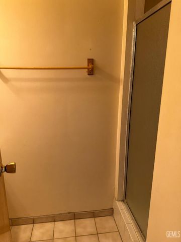 2718 Blade Avenue, Bakersfield, CA 93306