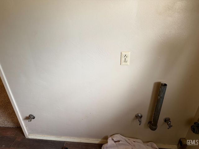 2718 Blade Avenue, Bakersfield, CA 93306