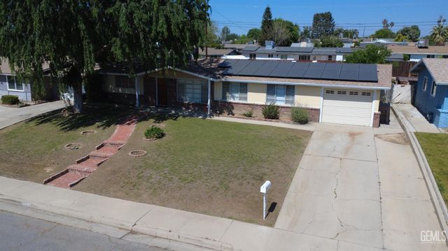 2718 Blade Avenue, Bakersfield, CA 93306