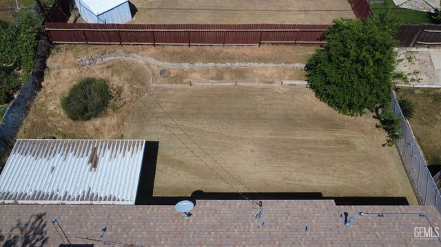 2718 Blade Avenue, Bakersfield, CA 93306