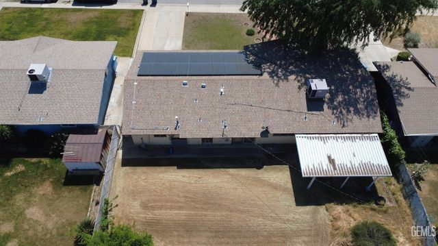 2718 Blade Avenue, Bakersfield, CA 93306