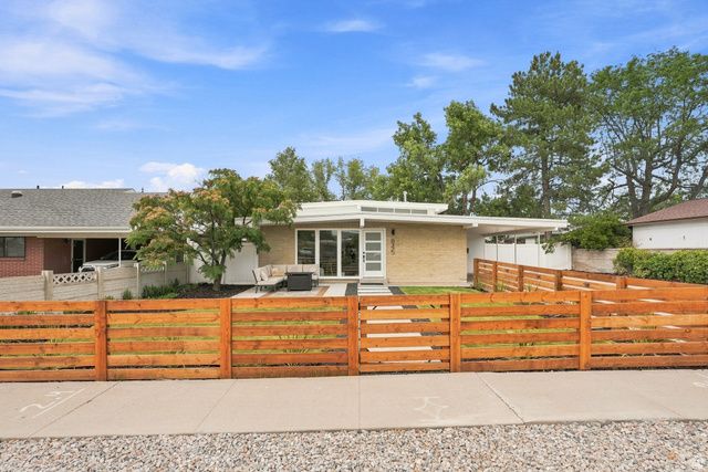 845 E LARKSPUR DR, Sandy, UT 84094