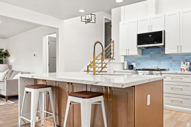 845 E LARKSPUR DR, Sandy, UT 84094