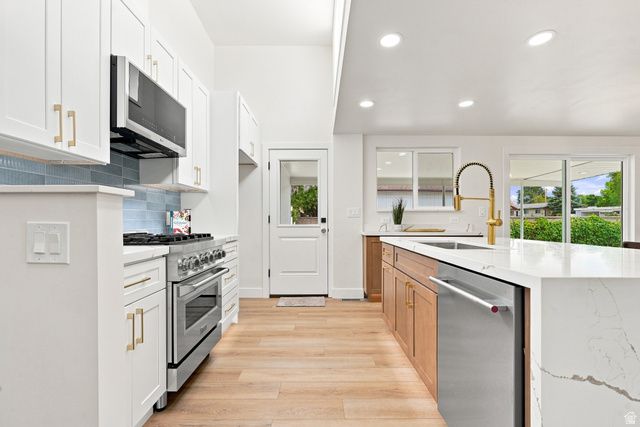 845 E LARKSPUR DR, Sandy, UT 84094
