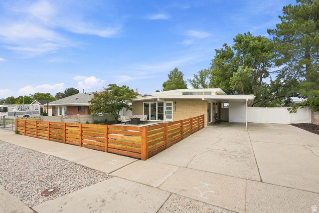 845 E LARKSPUR DR, Sandy, UT 84094