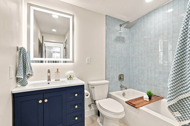 845 E LARKSPUR DR, Sandy, UT 84094